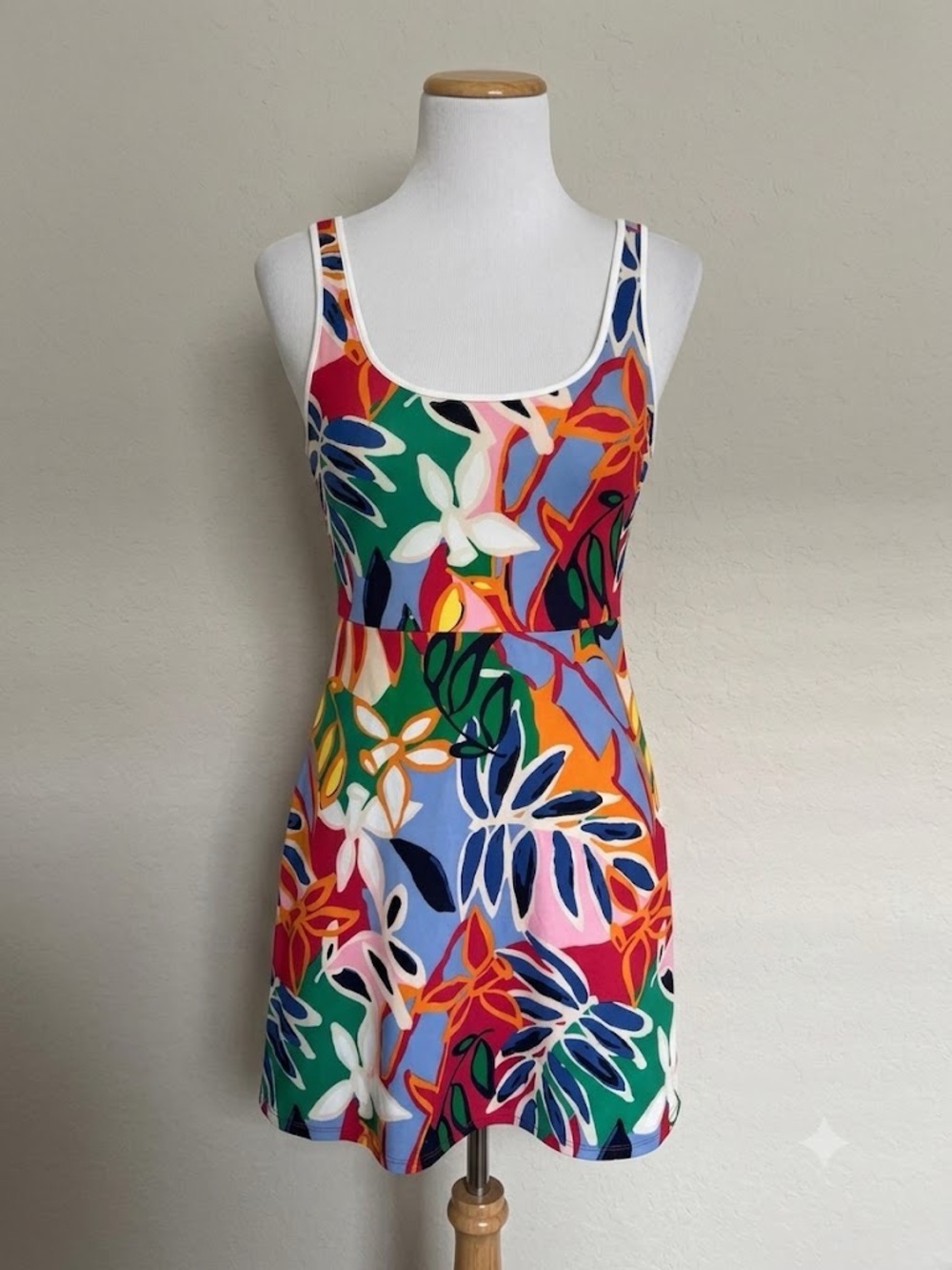 NWT Bailey 44 Sport Tropical Dress Size Large Moisture Wicking UPF 50 Quick Dry